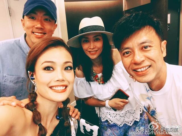 李克勤 - 再见演奏厅歌词是什么，李克勤红日原唱（李克勤老婆不仅低调）