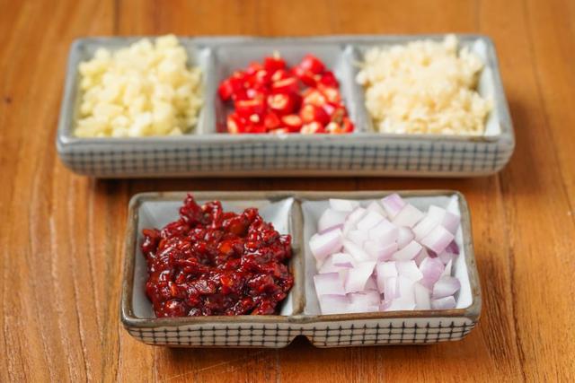 花甲粉是什么粉做的，做花甲粉的粉是什么粉（营养美汤与花甲结合）