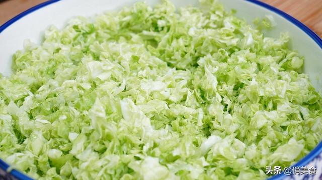 猪肉炒白菜如何做，猪肉炒白菜做法（饺子馆不外传的白菜猪肉馅做法）