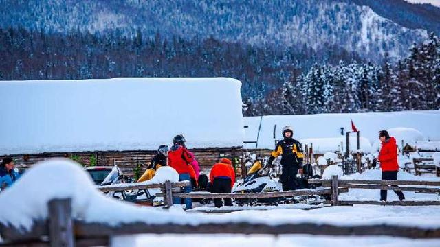 阿勒泰属于哪个地区，石河子属于阿勒泰地区吗（历史地名·阿勒泰市）