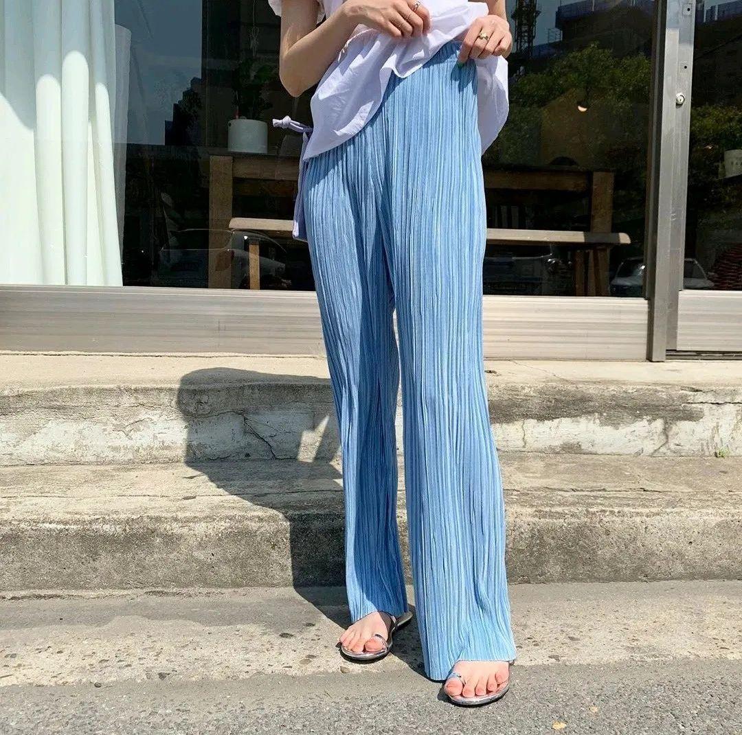 雪纺丝绒是什么面料，丝绒面料是什么面料（今年流行“云朵裤”）