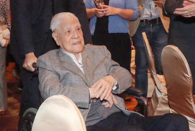 李登辉传死了，定会被钉在历史的耻辱柱上