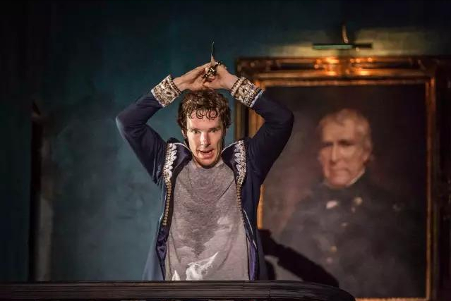 哈姆雷特简介故事梗概，哈姆雷特简介故事梗概50字（《哈姆雷特》：因拖延报仇）