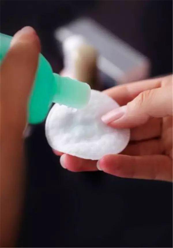 过期的眼霜还能做什么用，眼霜的保质期有多长（过期的护肤、化妆品竟然还能这么用）