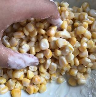 图片[3]-【玉米烙】做法步骤图 酥脆香甜 小孩特别喜欢吃！-起舞食谱网