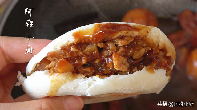 夹馍怎么做，今日里现炒肉夹馍（肉夹馍最简单家常做法）