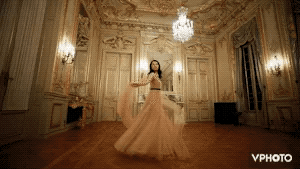 姚安娜为什么不姓任，姚安娜孟晚舟为什么不姓任（受邀参加了世界富豪皇室二代云集的成年舞会）