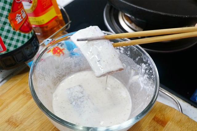 炸带鱼裹干面还是面糊，挂糊要记住用黄金配方“321”