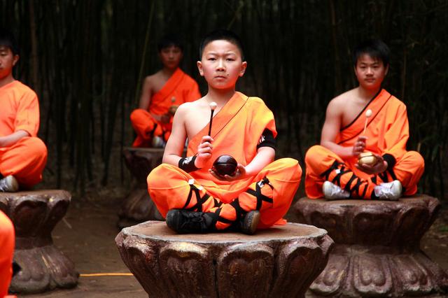 站如松坐如钟行如风卧如弓是什么意思，站如松坐如钟仿写（卧如弓什么意思你知道吗）