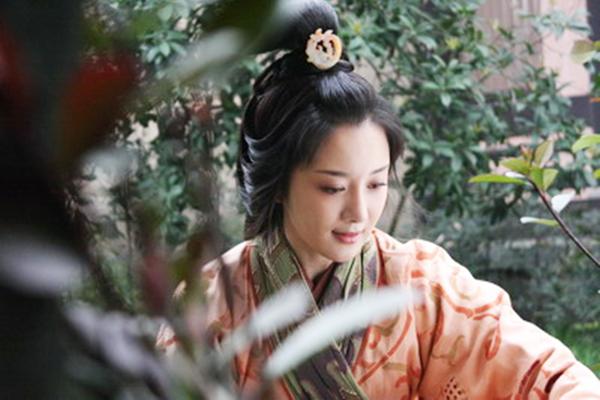 新三国小乔是谁扮演，新三国小乔是谁扮演的角色（重温《新三国》时发现熟悉的身影）