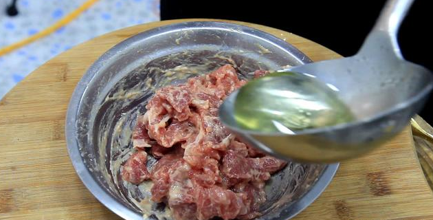 孜然牛肉的做法，孜然牛肉做法详细步骤（正宗内蒙人都知道的孜然牛肉家常做法）