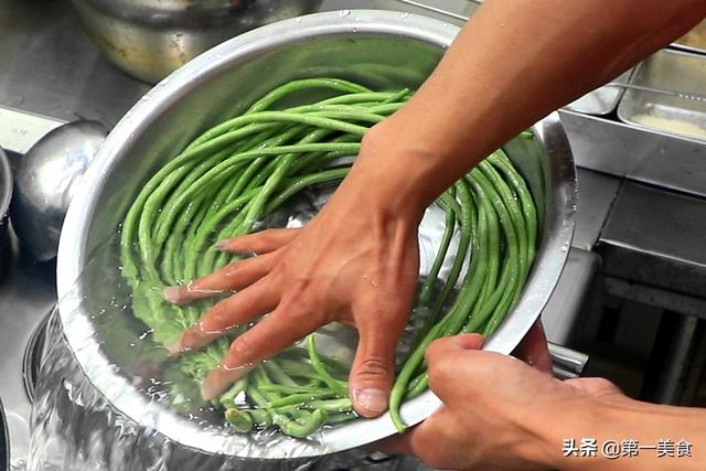 酸豆角的腌制方法，酸豆角的腌制方法和配料（河南农家酸豆角做法）