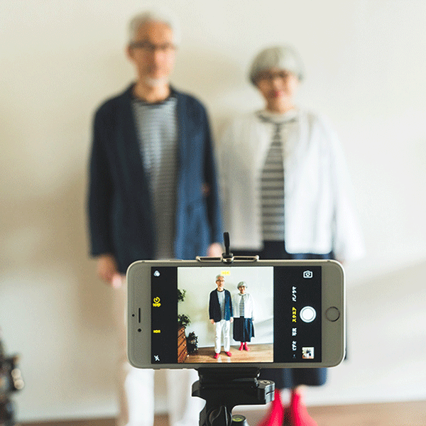 两人相爱到老的网名，相约到老的超霸气情侣网名：冇沵巳足够╭ | 莫名的想念╭微信昵称（牵手看展览吃大餐）