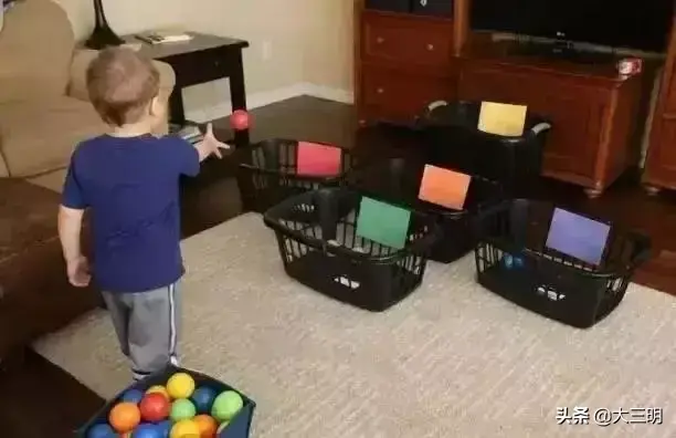 打保龄球游戏规则，打保龄球游戏规则有哪些（运动健身进万家之陪娃锻炼小游戏）