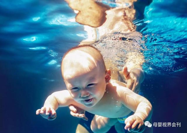 新生儿游泳的好处，游泳对新生儿的好处（婴儿游泳9大好处）