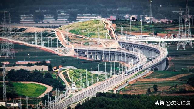 查高铁车次时间查询，怎样查询火车时刻表（朝凌高铁列车时刻表来啦！）