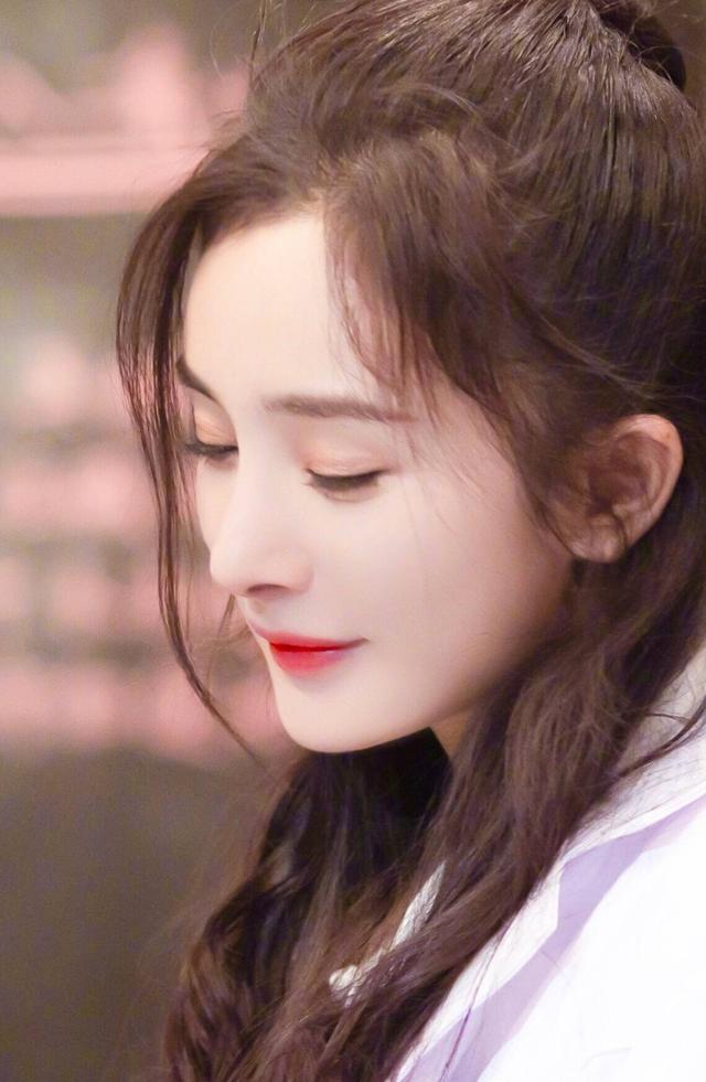 杨幂，微信头像，杨幂（适合壁纸或头像的一组）