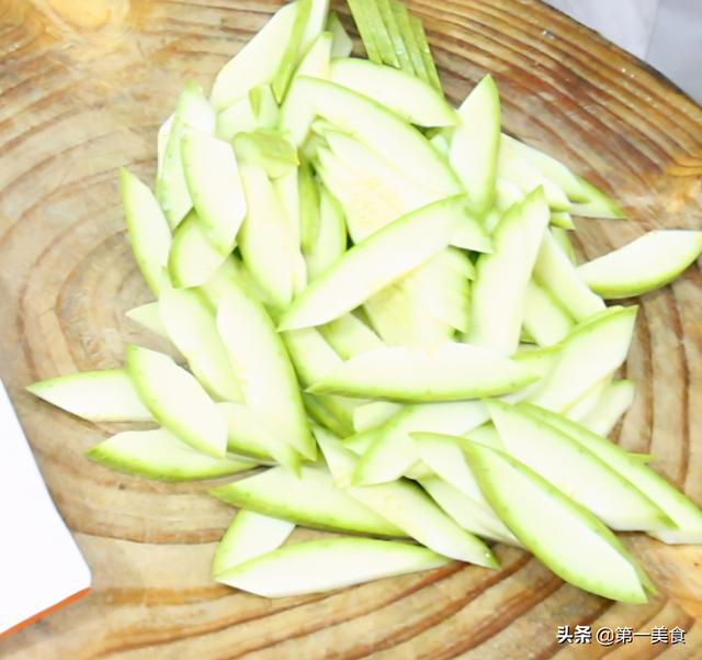 茭瓜怎么做菜好吃，茭瓜怎么做最好吃（3元成本搞定家常菜醋溜西葫芦）