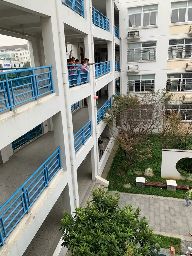 鸡蛋撞地球的做法，鸡蛋撞地球制作方法（“鸡蛋撞地球”—玩转科技秀）