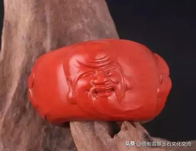 钠长石玉还叫什么玉，钠长石玉是翡翠吗（1000元以内4种最值得入手的高性价比美玉）