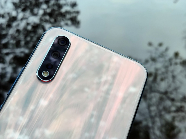 iqooneo855和iqoo哪个值得买，iqooneo855和iqoopro哪个好（855和iQOO）