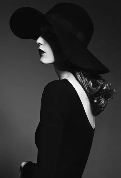 伤感的英文歌曲，感人的英文歌（听了1000首英文歌）