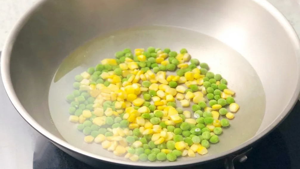 图片[2]-【手抓饼披萨】做法步骤图 金黄酥香 孩子爱吃-起舞食谱网