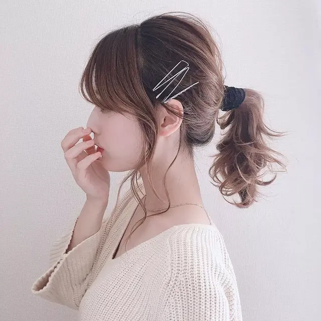 丸子头怎么扎出蓬松感，怎么扎丸子头好看又简单又蓬松（扎丸子头一不小心变“道姑”）