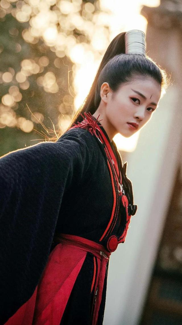 白鹿演过的电视剧，许凯与白鹿一起演的电视剧叫什么名字（励志演员白鹿3年8部女主戏每部都很火）