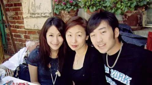 萧亚轩的男朋友，萧亚轩现任男朋友（萧亚轩与十五个男友的激荡情史）