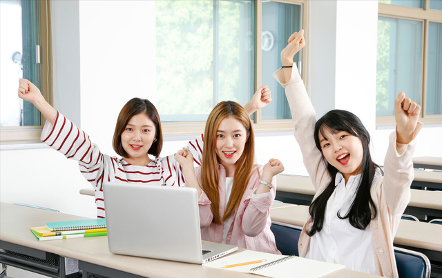 大学当选班长应该做些什么，大学里当班长要做什么（大学期间很有面子的班干部）