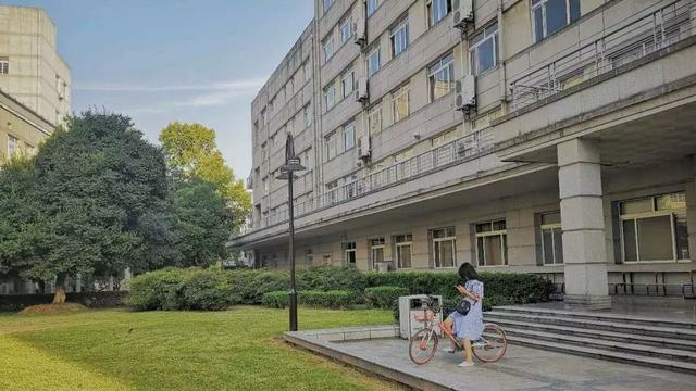 中南财经政法大学首义校区，中南财经政法大学首义校区地下为什么会有雷（藏有15组不为人知的“密码”）