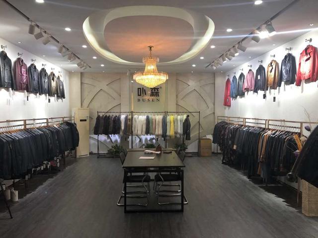 轻奢牛仔裤工厂店铺，卟森服饰开封店：羊毛颗粒