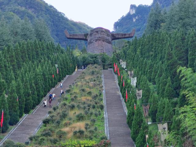 神农架旅游攻略，神农架二日游路线（神农架景区旅游攻略）