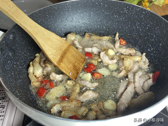 炒黄瓜片的家常做法，土豆片炒黄瓜片的家常做法（黄瓜这样炒实在太好吃了）