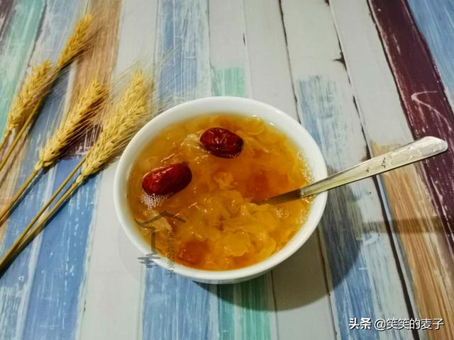 皂角米要泡多久，皂角米要泡多长时间（答案在这里，会吃的女人更美丽）