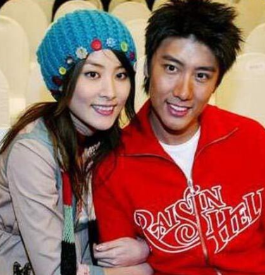 赵丽颖的弟弟赵建飞，赵丽颖的亲弟（陈慧琳：他就是我的粘贴）