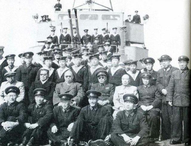 陶勇将军传，红四方面军高级将领有哪些（开国中将陶勇：骁勇智服海匪）