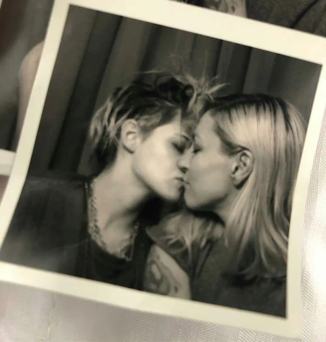 鲁伯特·山德斯，鲁伯特 桑德斯（俩人没有特定的“性别角色”）