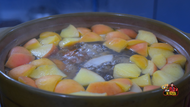 如何熬梨汤止咳化痰窍门，化痰止咳梨汤做法（润肺止咳化痰的苹果雪梨汤）