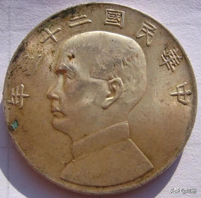 100元怎么看真假，新版100元人民币怎么鉴别真假真伪（袁大头辨别有技巧）