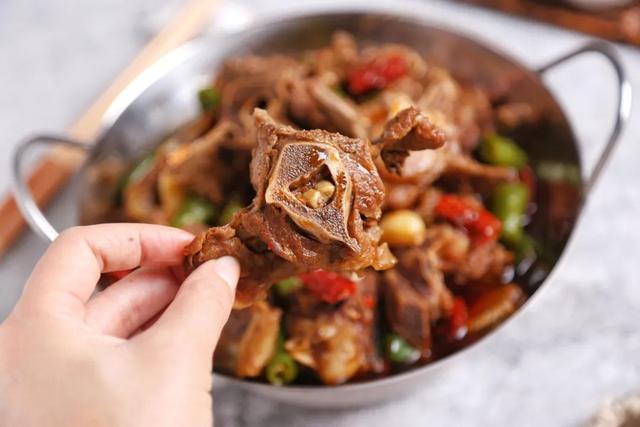 羊肉有什么功效与作用，肿瘤病人到底能不能吃牛羊肉