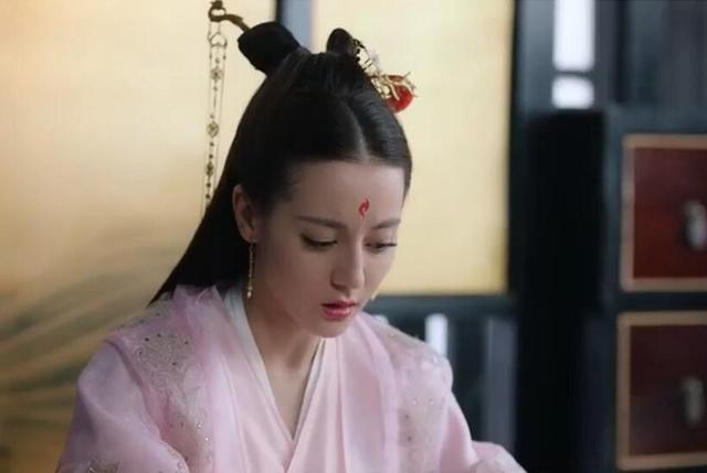 东华求婚凤九为什么却逃婚，东华求婚凤九为什么却逃婚了（凤九被立为王后却私奔）