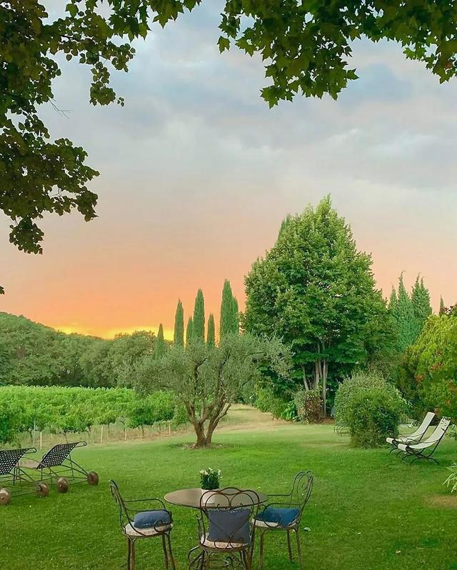 春日元气背景图 你的春日好运开始派件，请保持心情愉快，春日背景图怎么画（“春日”背景图）