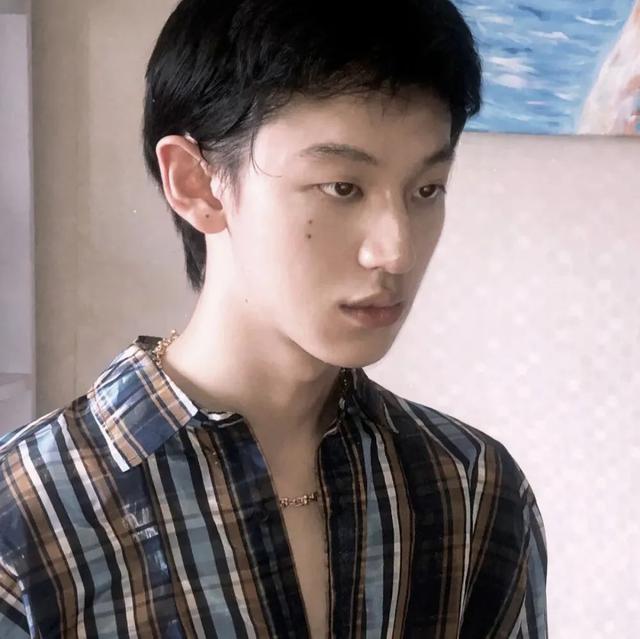 最凉不过人心图片，最凉不过人心，微信头像（也觉得冷可我不会拥抱别人）