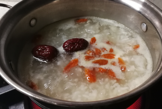醪糟是什么东西，醪糟是什么（正宗米酒/醪糟的做法）