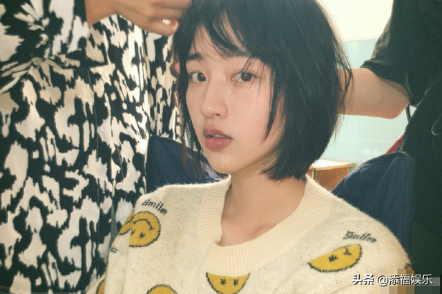 2,时代峰峻要有三公主了?tfboys点赞小美女动态,引粉丝猜测
