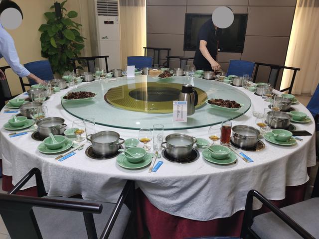 路易十三神龙套多少钱，神龙套和路易十三哪个贵（第一次喝两万多一瓶的路易十三）