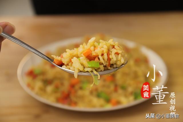 蛋炒饭怎样做才好吃，最基础蛋炒饭的做法（做蛋炒饭不纠结）