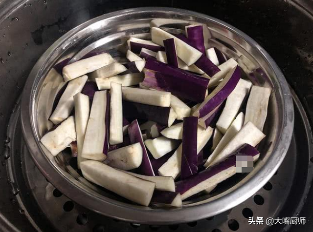 茄子干怎么晒，茄子干怎么晒好吃（夏天买点茄子晒干）